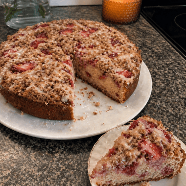 strawberry coffee cake