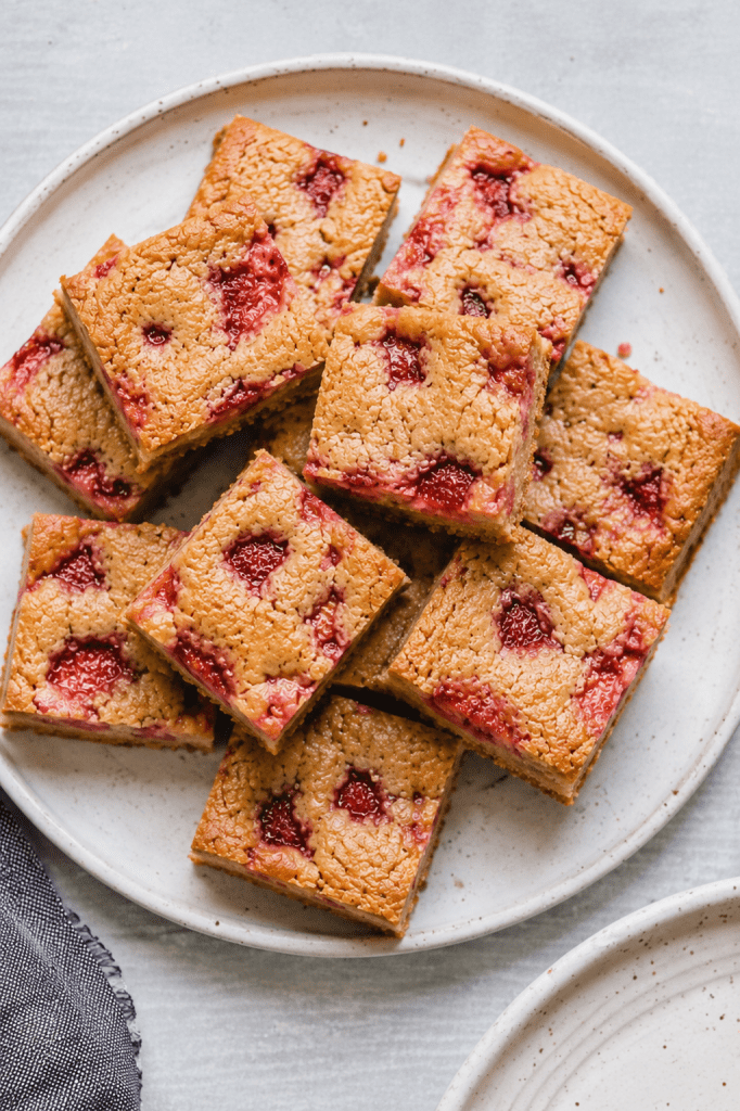 strawberry blondies