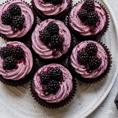 blackberry cupcakes