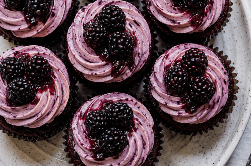 blackberry cupcakes